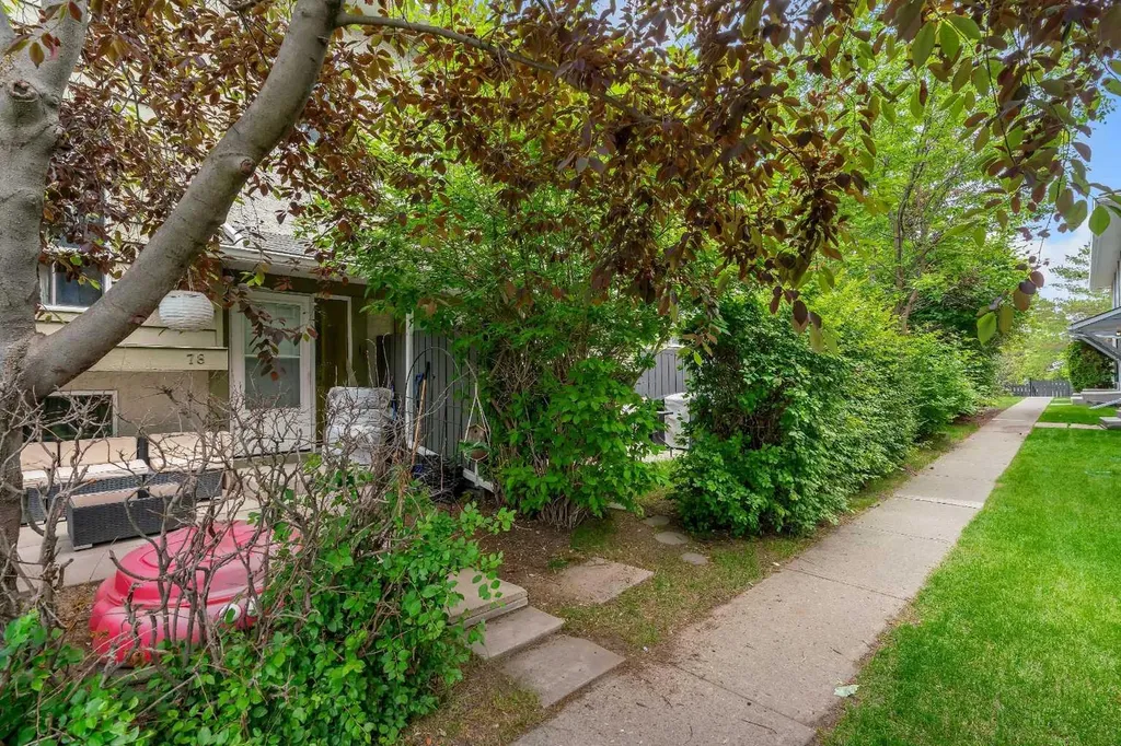 6915 Ranchview Drive NW Calgary AB T3G 1R8