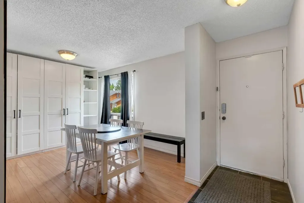 6915 Ranchview Drive NW Calgary AB T3G 1R8