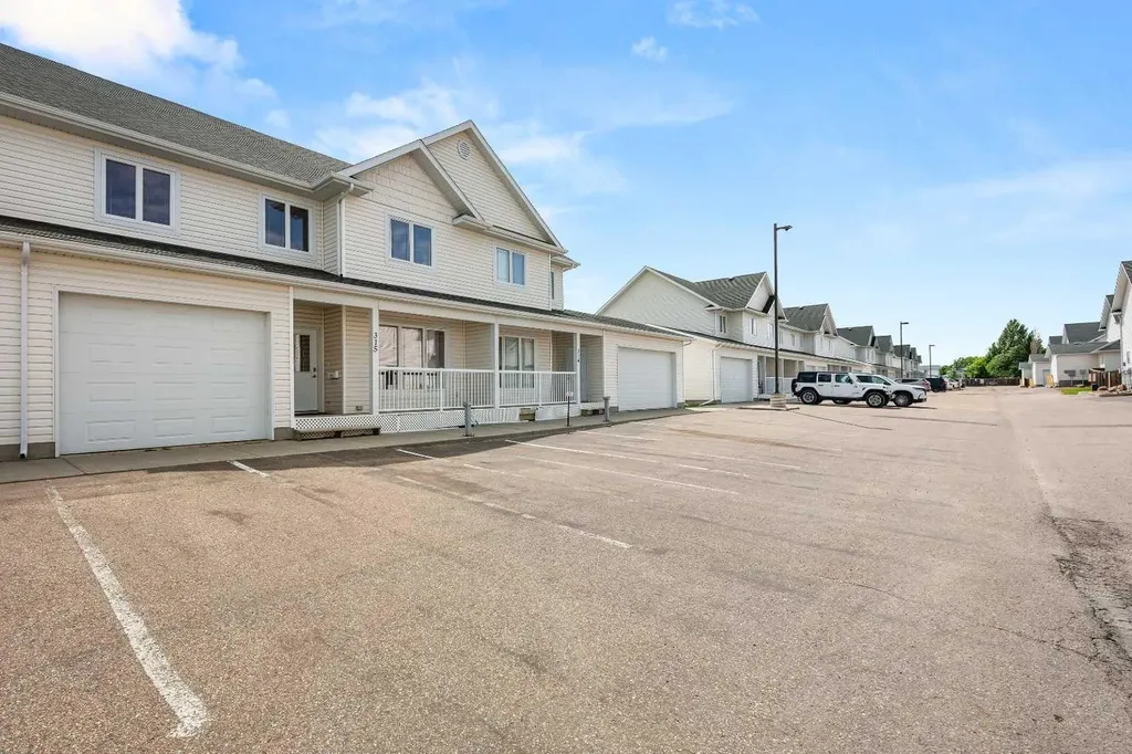 4321 32 Street Lloydminster SK S9V 2G8
