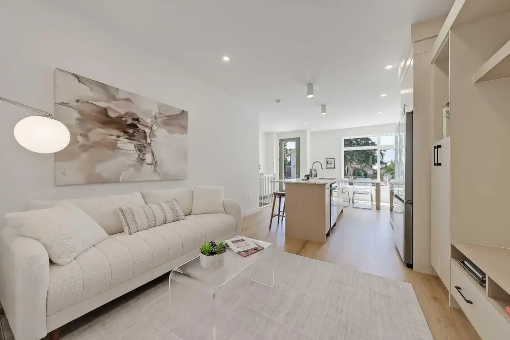 828 8 Avenue NE Calgary AB T2E 9E2