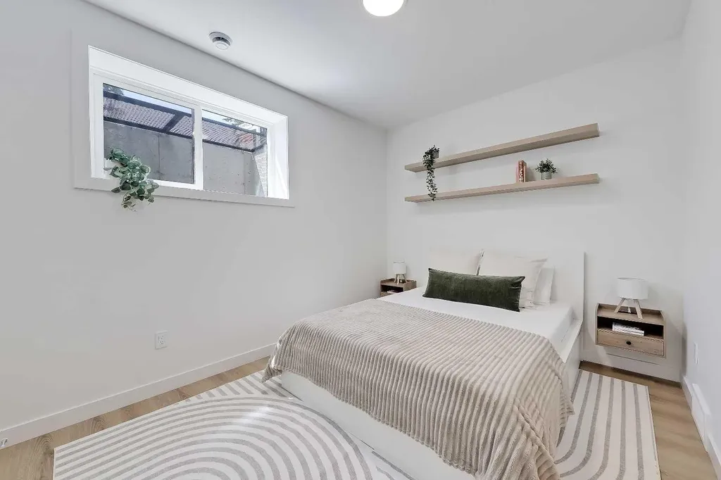 828 8 Avenue NE Calgary AB T2E 9E2