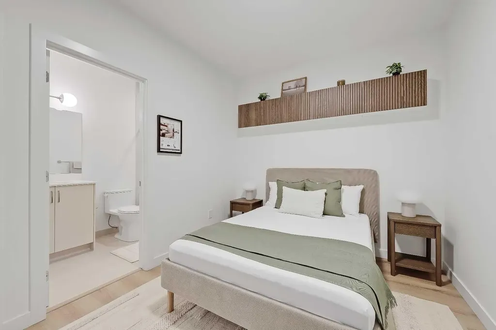 828 8 Avenue NE Calgary AB T2E 9E2