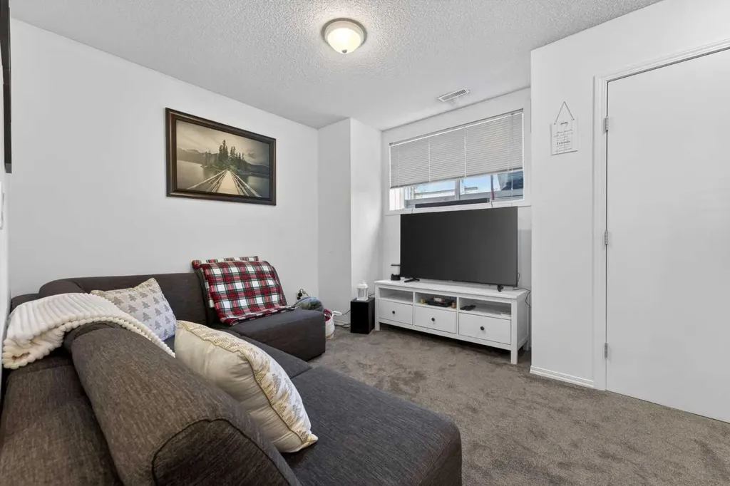 32 Erin Woods Court SE Calgary AB T2B 3V6