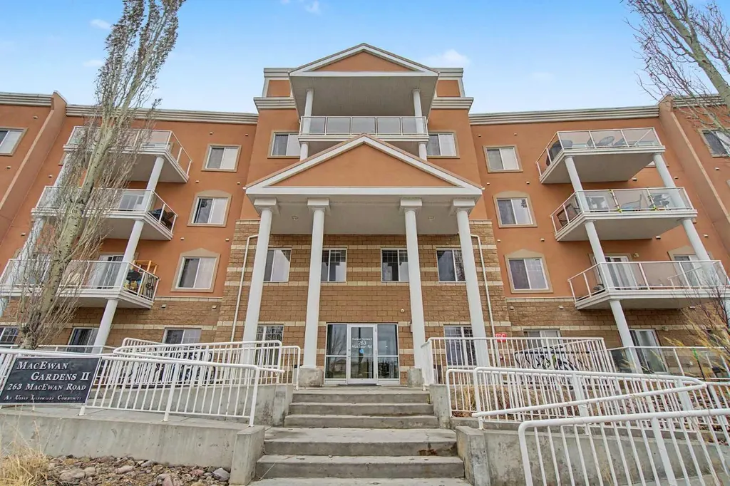 263 Macewan Road Edmonton AB T6W 0C4