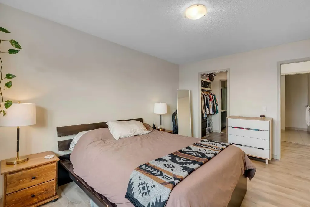 2211 29 Street SW Calgary AB T3E 2K1