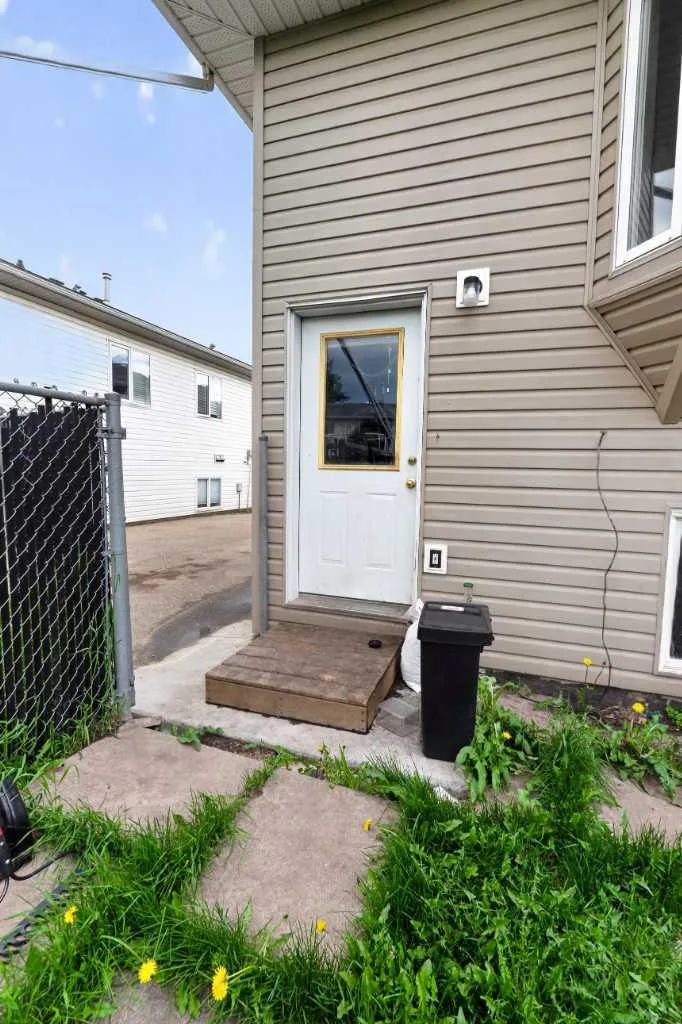 9214 94a Avenue Grande Prairie AB T8V6W5