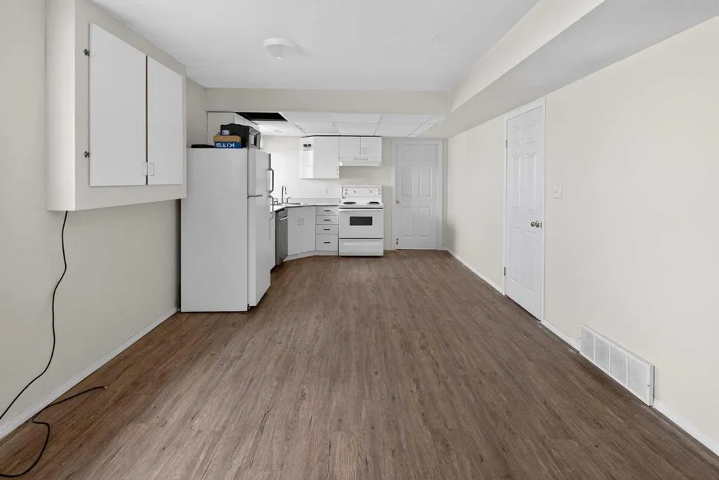 9214 94a Avenue Grande Prairie AB T8V6W5
