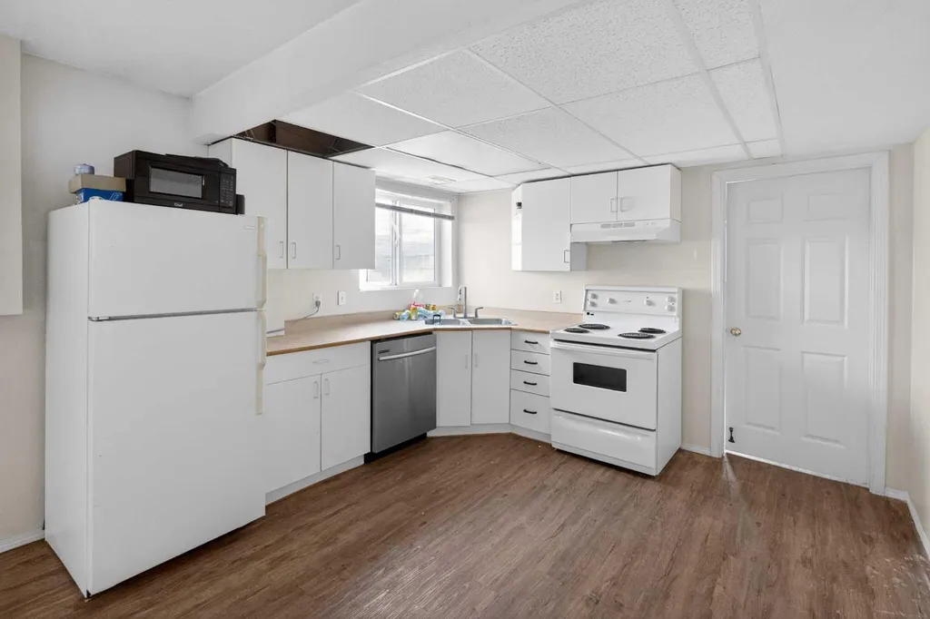 9214 94a Avenue Grande Prairie AB T8V6W5
