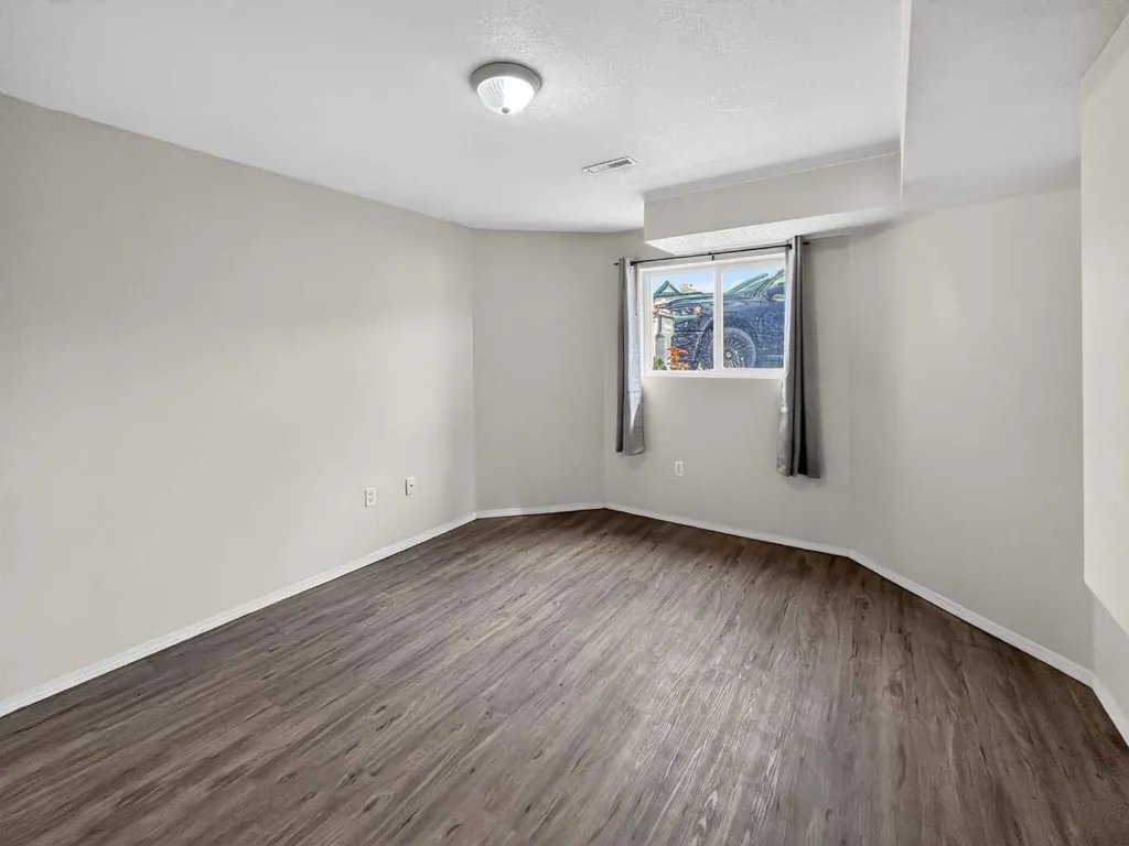 9214 94a Avenue Grande Prairie AB T8V6W5