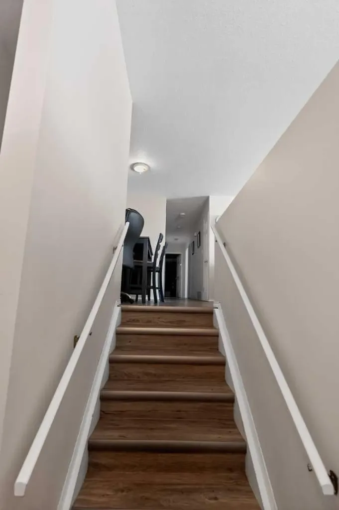 9214 94a Avenue Grande Prairie AB T8V6W5