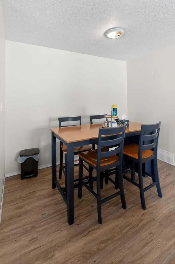 9214 94a Avenue Grande Prairie AB T8V6W5