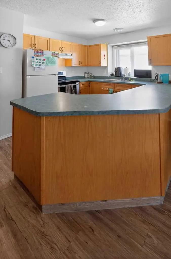 9214 94a Avenue Grande Prairie AB T8V6W5