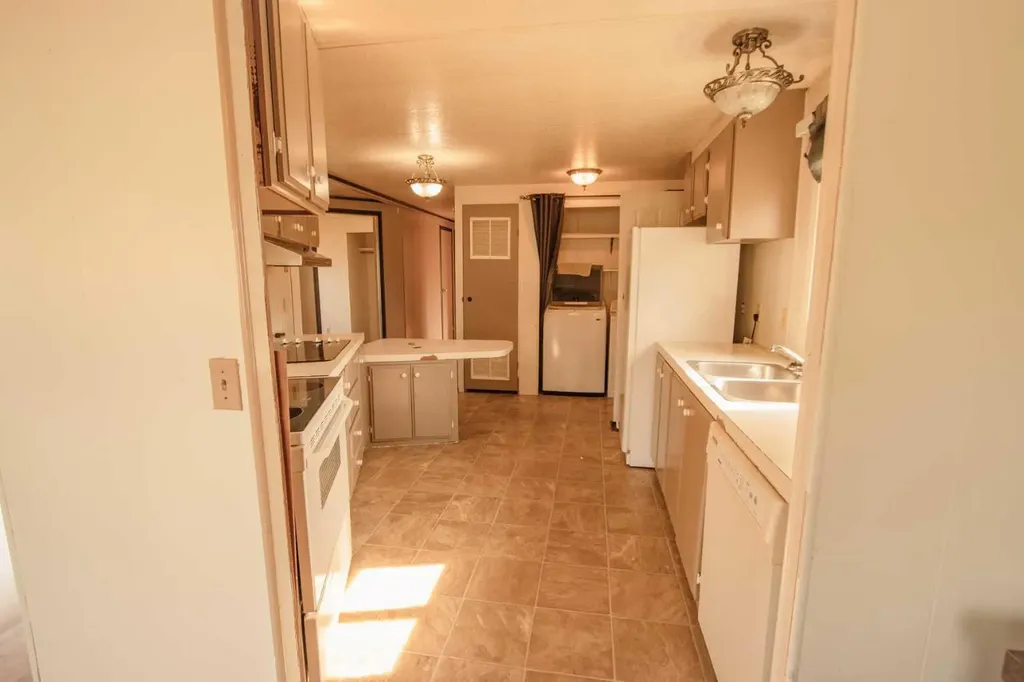 4920 50 Street Islay AB T0B2J0
