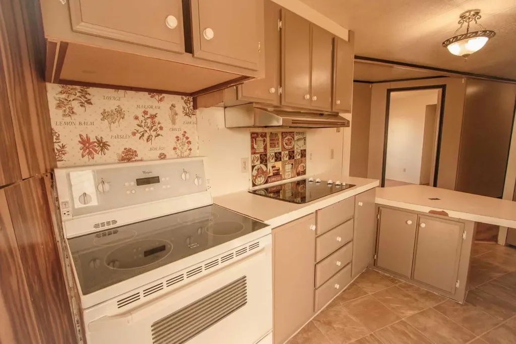 4920 50 Street Islay AB T0B2J0
