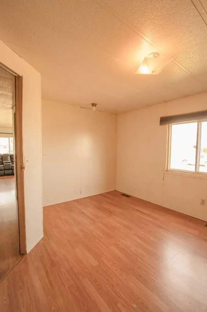 4920 50 Street Islay AB T0B2J0