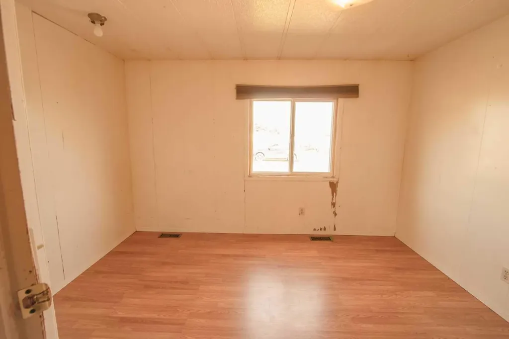 4920 50 Street Islay AB T0B2J0