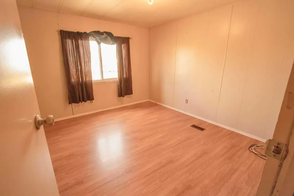 4920 50 Street Islay AB T0B2J0