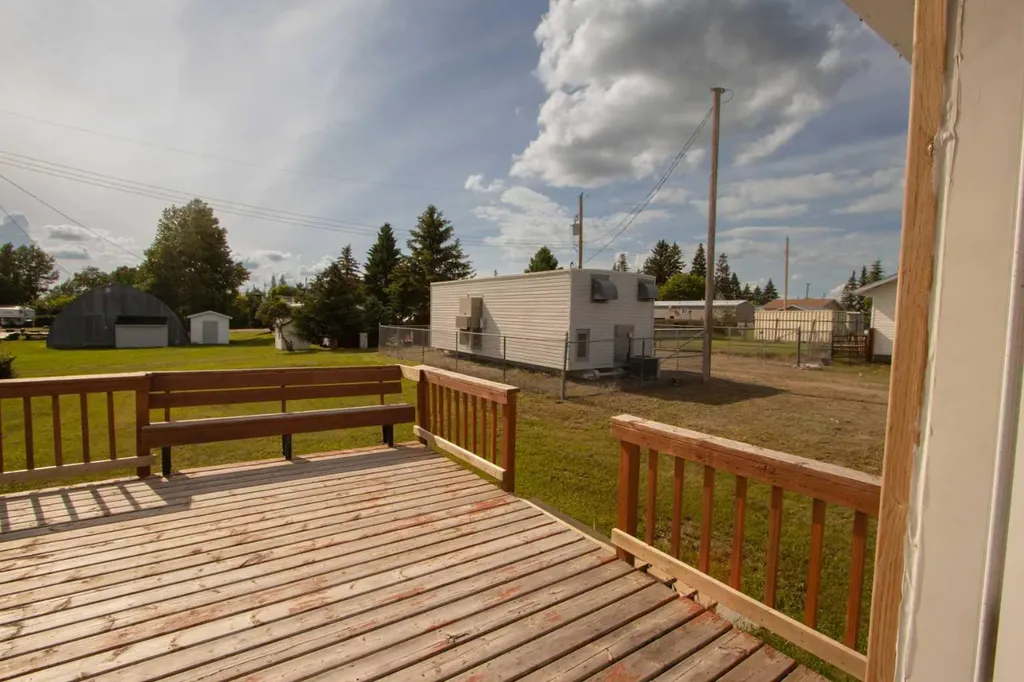 4920 50 Street Islay AB T0B2J0