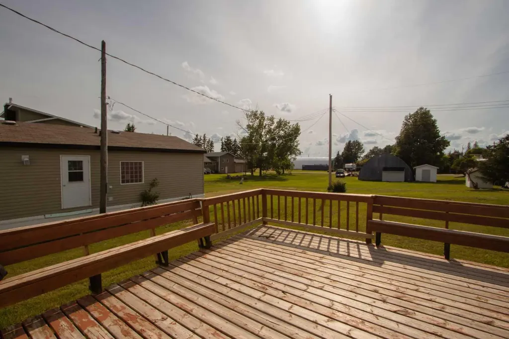 4920 50 Street Islay AB T0B2J0
