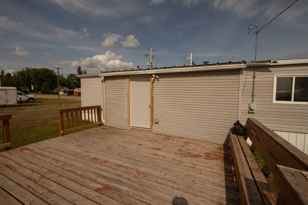 4920 50 Street Islay AB T0B2J0