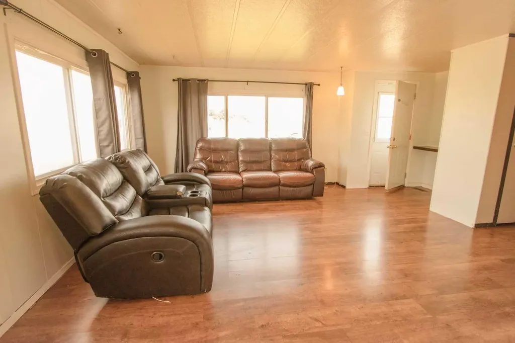 4920 50 Street Islay AB T0B2J0