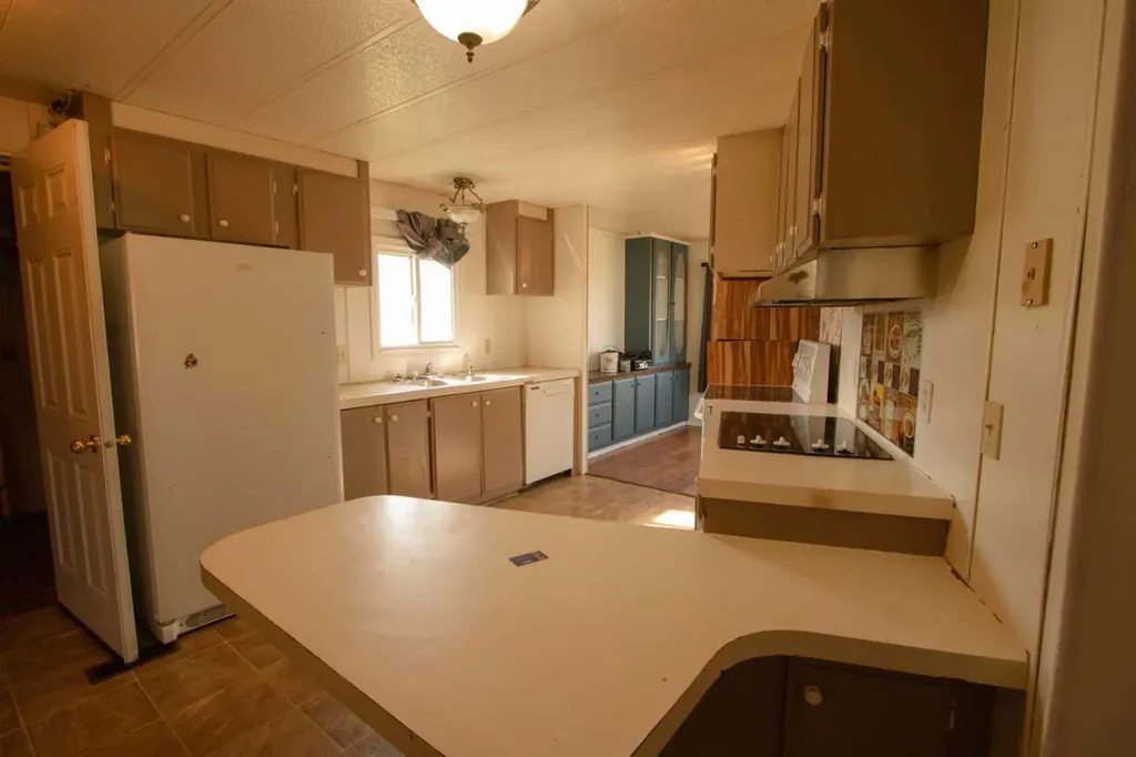4920 50 Street Islay AB T0B2J0