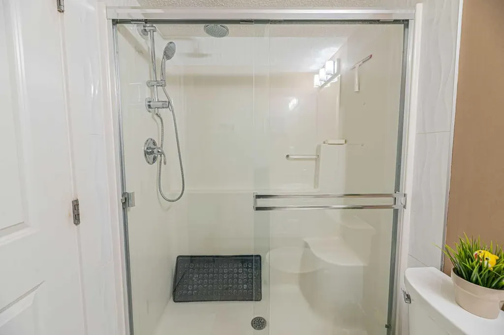 10 Kincora Glen Park NW Calgary AB T3R 1K1