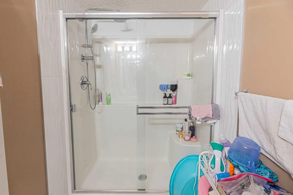 10 Kincora Glen Park NW Calgary AB T3R 1K1