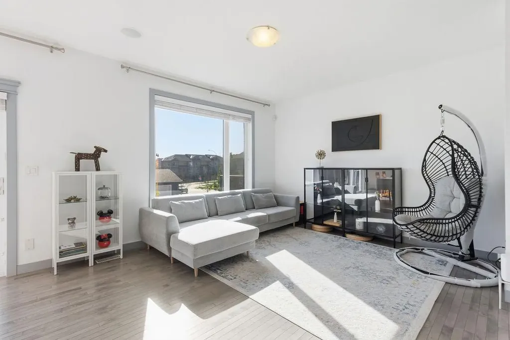 11 Evanscrest Way NW Calgary AB T3P0R4