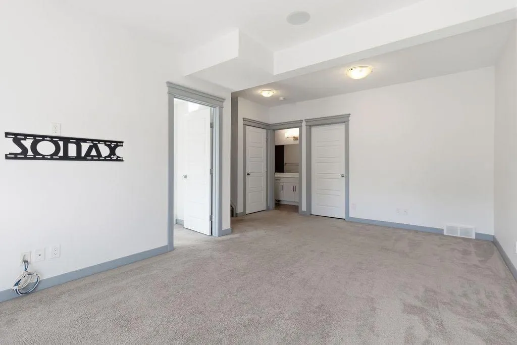 11 Evanscrest Way NW Calgary AB T3P0R4