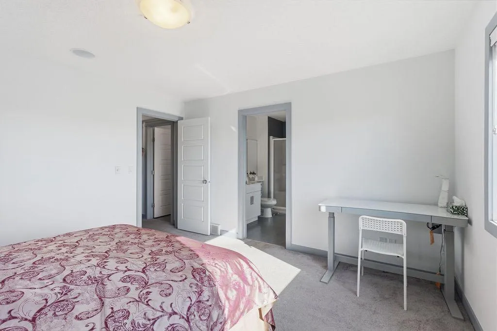 11 Evanscrest Way NW Calgary AB T3P0R4