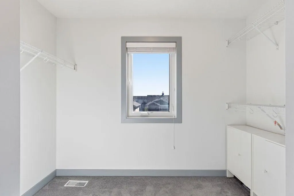 11 Evanscrest Way NW Calgary AB T3P0R4