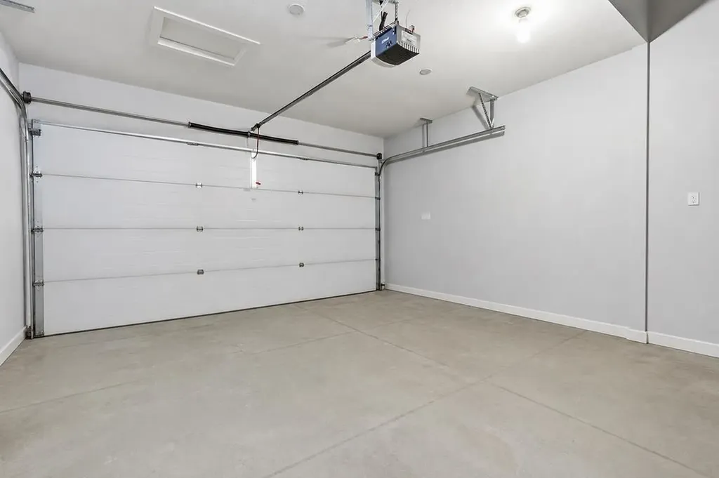 11 Evanscrest Way NW Calgary AB T3P0R4