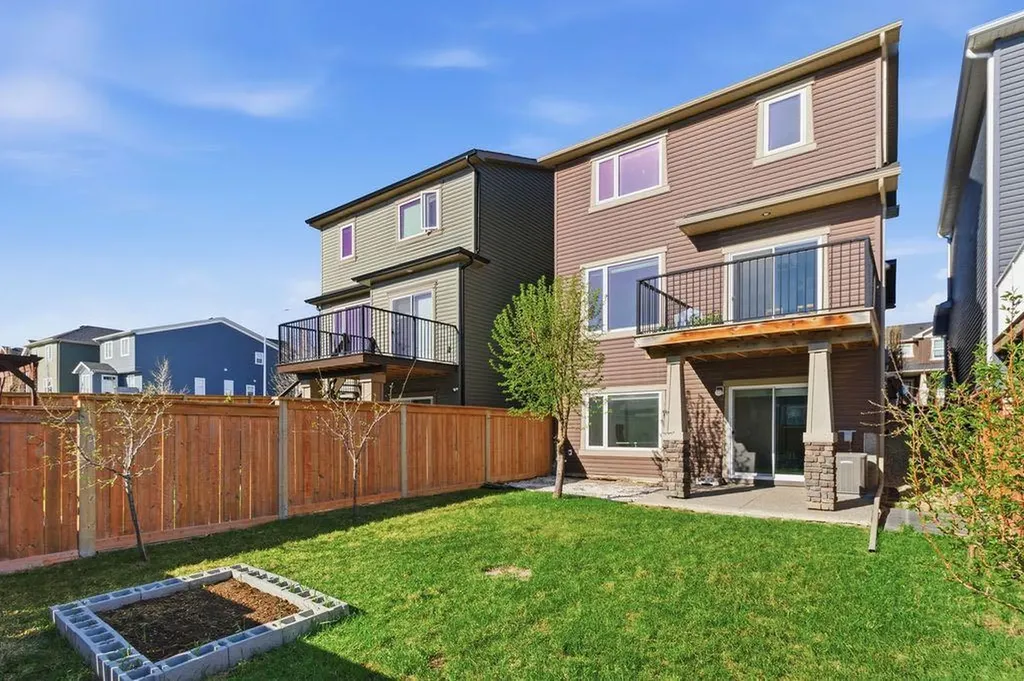 11 Evanscrest Way NW Calgary AB T3P0R4