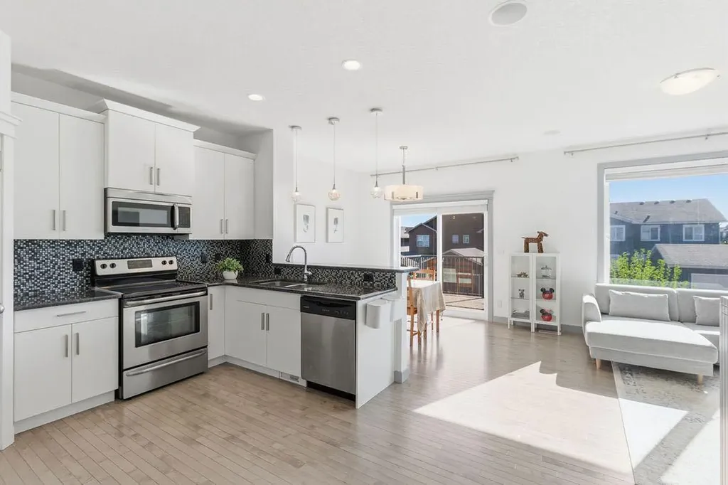 11 Evanscrest Way NW Calgary AB T3P0R4