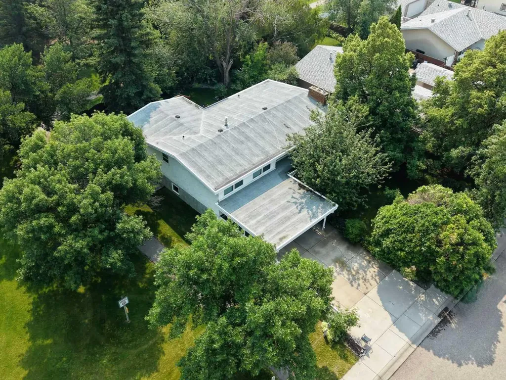 2409 20 Street N Lethbridge AB T1H 4T9