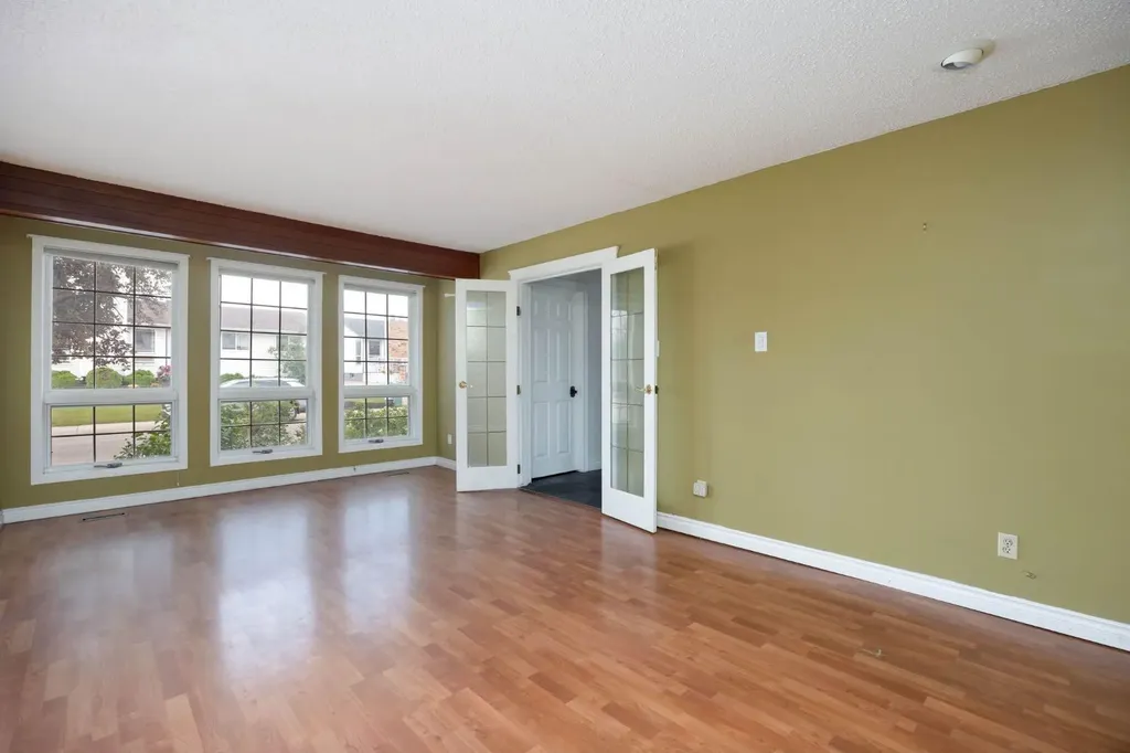 104 Dundas Road Fort Mcmurray AB T9K 1E3