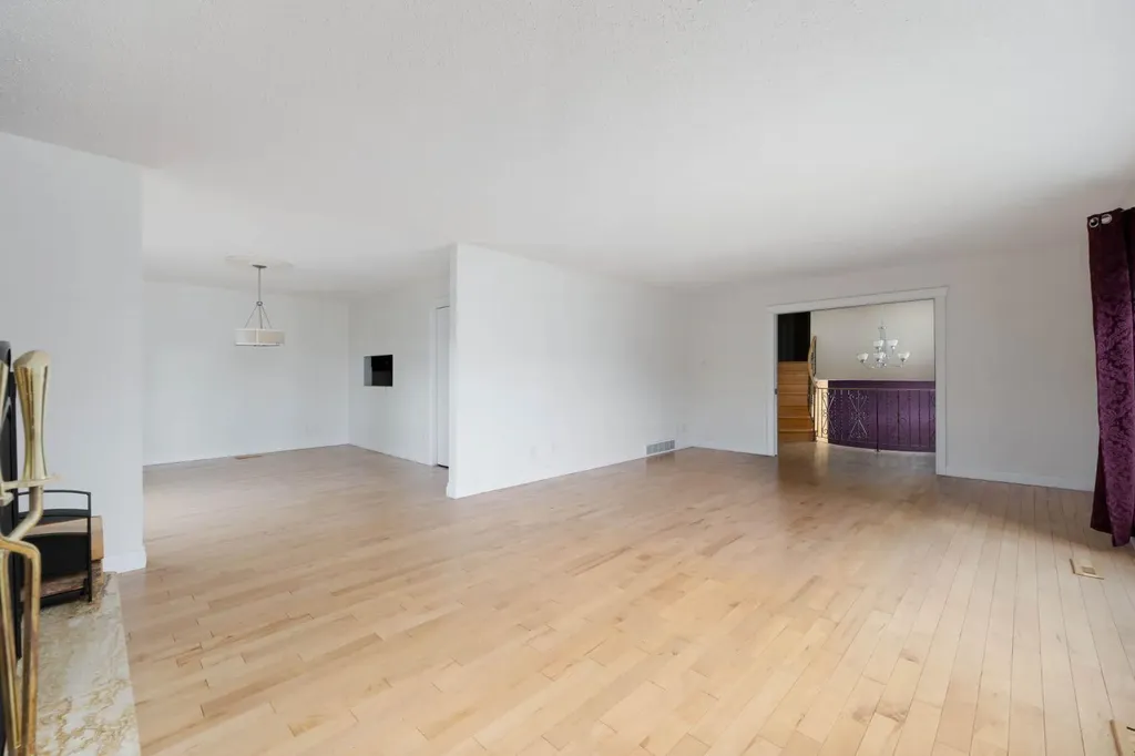 104 Dundas Road Fort Mcmurray AB T9K 1E3