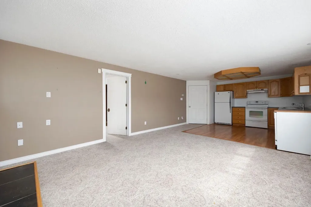 104 Dundas Road Fort Mcmurray AB T9K 1E3