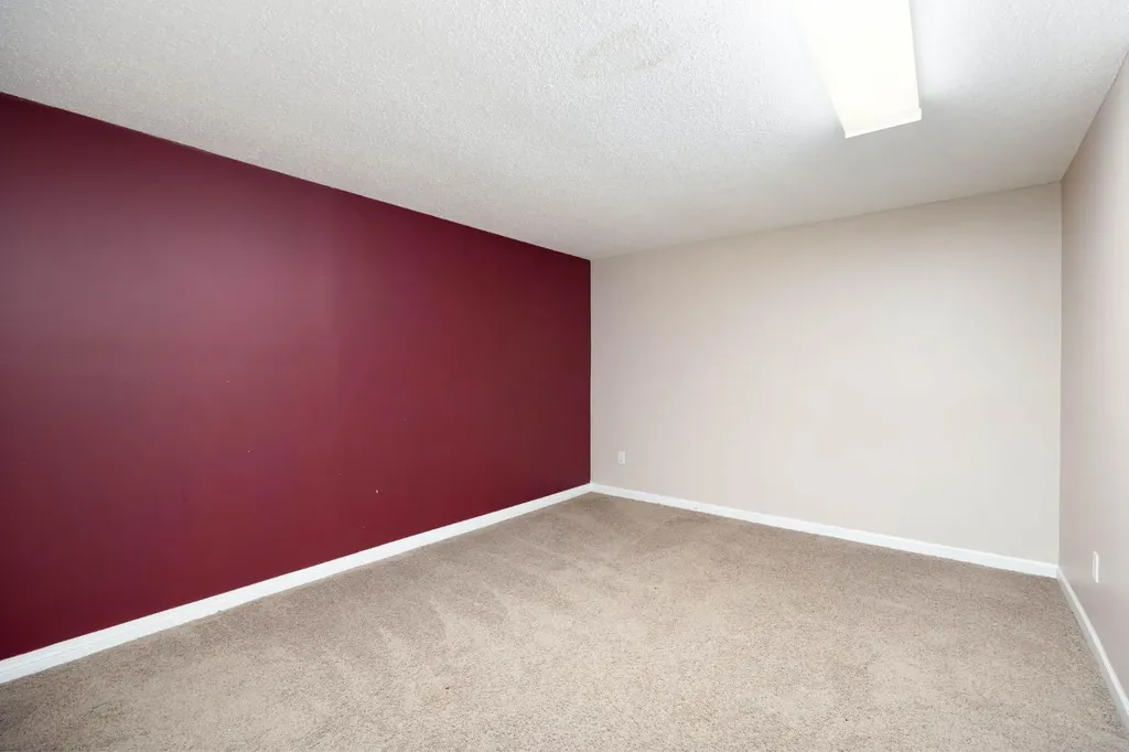 104 Dundas Road Fort Mcmurray AB T9K 1E3
