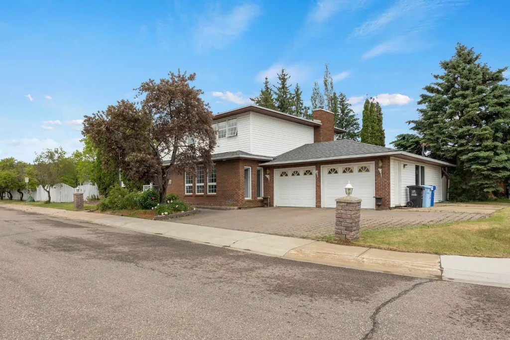 104 Dundas Road Fort Mcmurray AB T9K 1E3