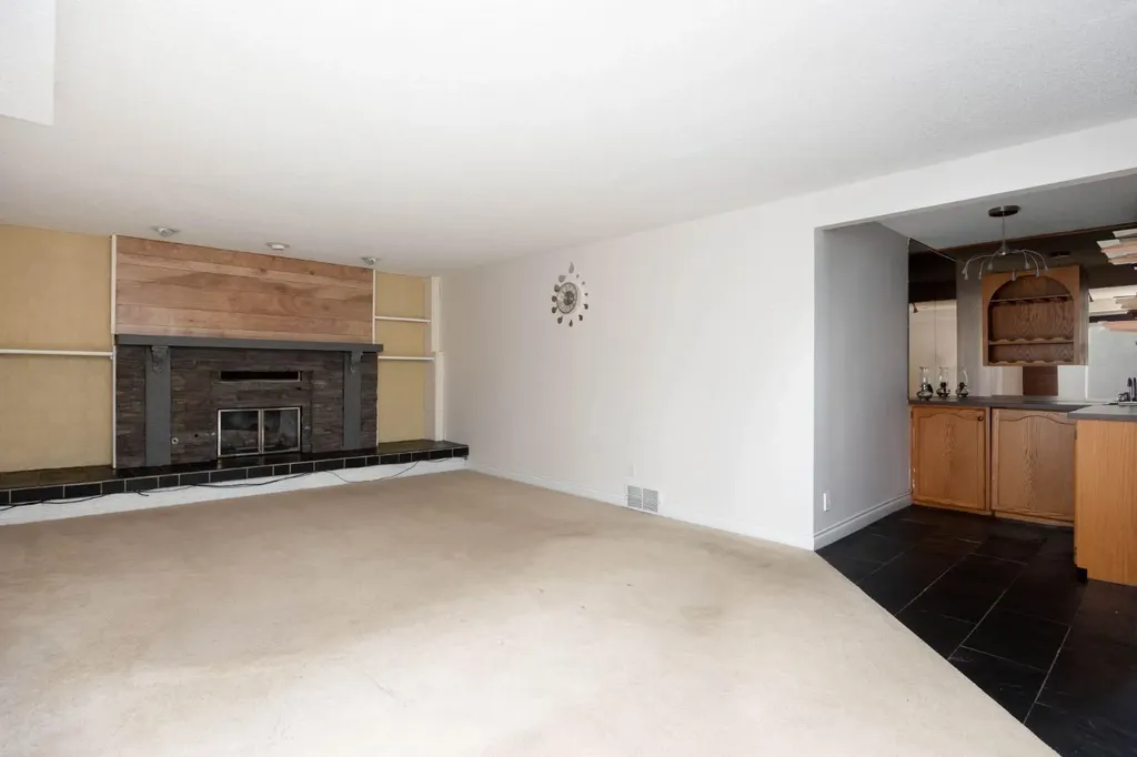 104 Dundas Road Fort Mcmurray AB T9K 1E3