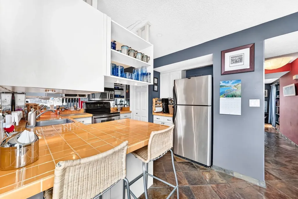 1607 11 Avenue SW Calgary AB t3c0n3