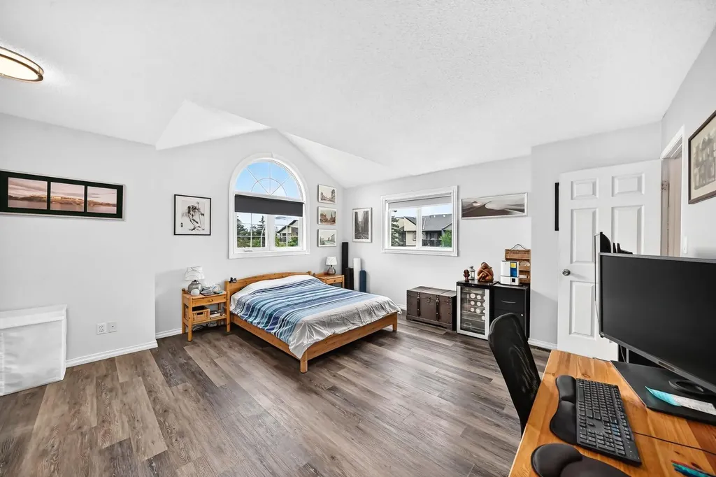 1607 11 Avenue SW Calgary AB t3c0n3