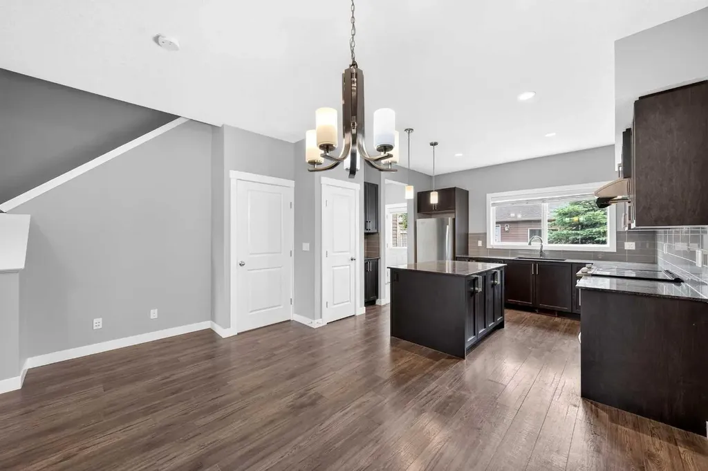 721 Nolan Hill Boulevard NW Calgary AB T3R 0V9