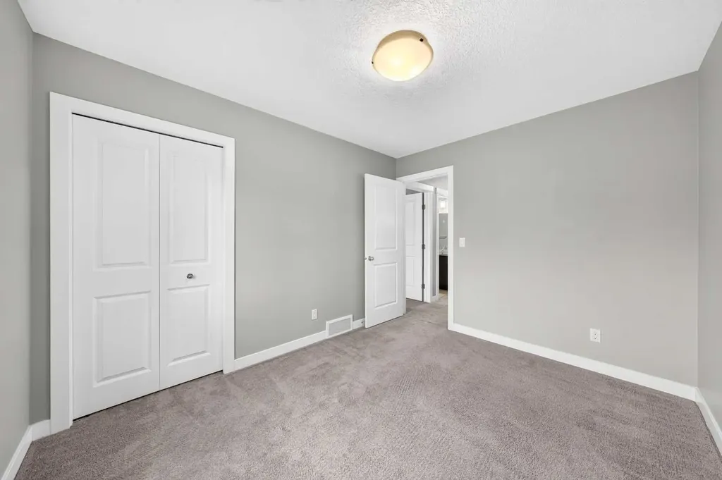 721 Nolan Hill Boulevard NW Calgary AB T3R 0V9