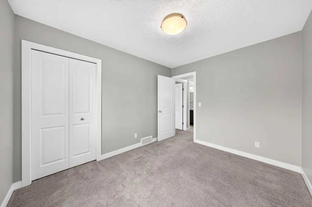 721 Nolan Hill Boulevard NW Calgary AB T3R 0V9