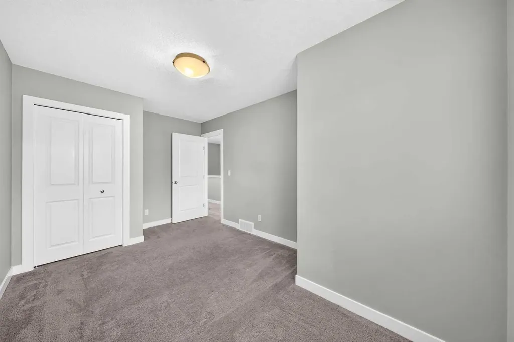 721 Nolan Hill Boulevard NW Calgary AB T3R 0V9