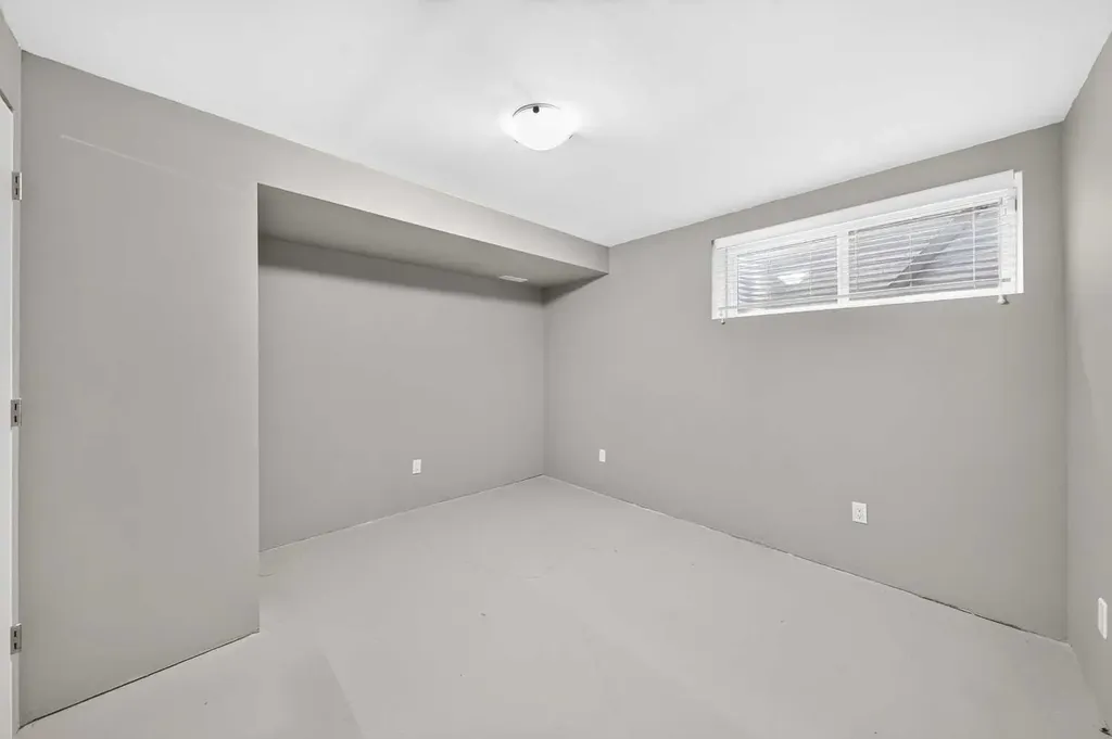 721 Nolan Hill Boulevard NW Calgary AB T3R 0V9