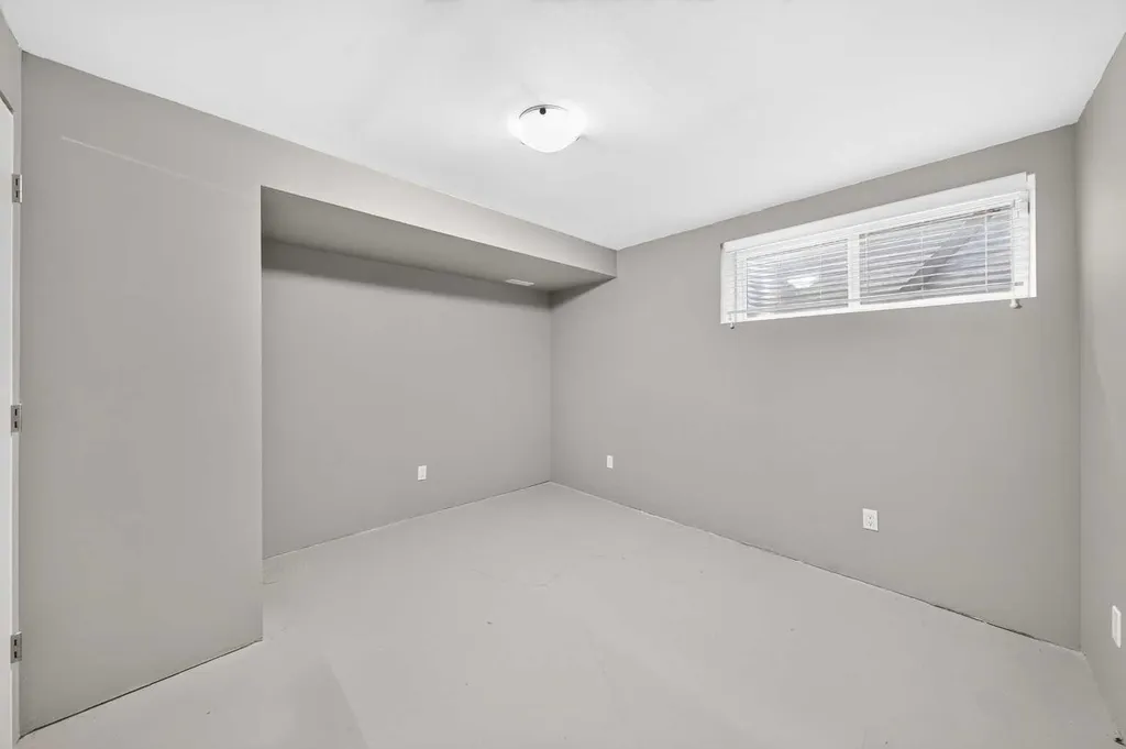 721 Nolan Hill Boulevard NW Calgary AB T3R 0V9